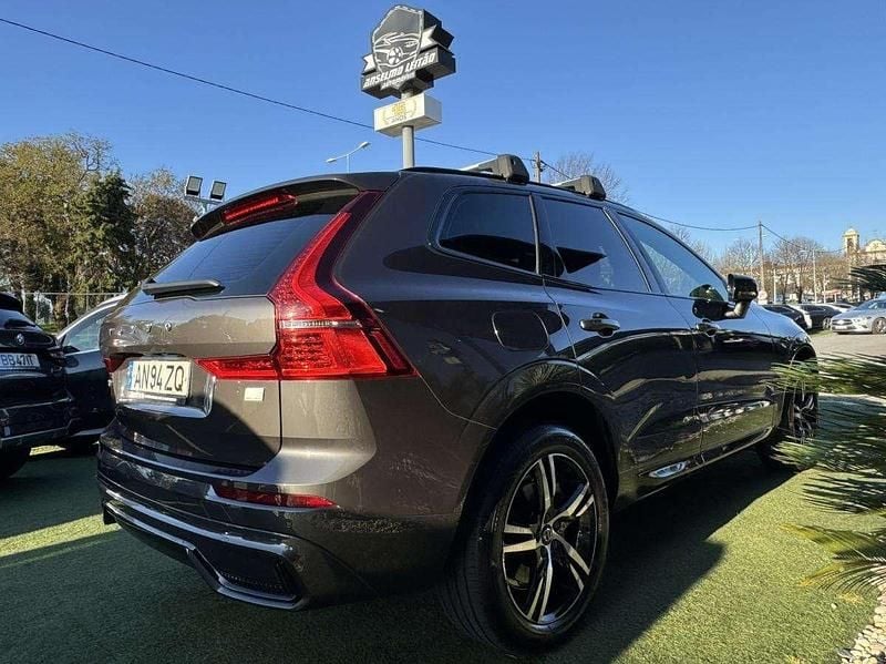 Cinzento Usado 2022 Volvo XC60 R-Design SUV | € 44.750 (Preço justo) - Imagem 1/4
