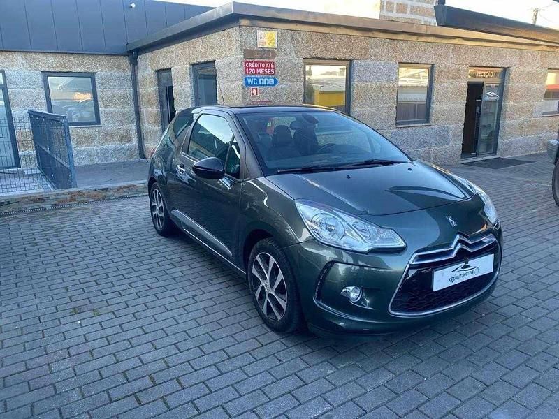 Cinzento Usado 2012 Citroën DS3 So Chic Citadino | € 9.850 (Preço justo) - Imagem 1/4