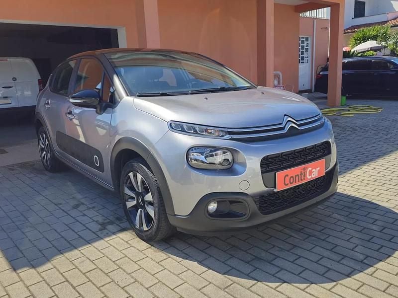 Cinzento Usado 2019 Citroën C3 Feel Citadino | € 10.990 (Preço justo) - Imagem 1/4