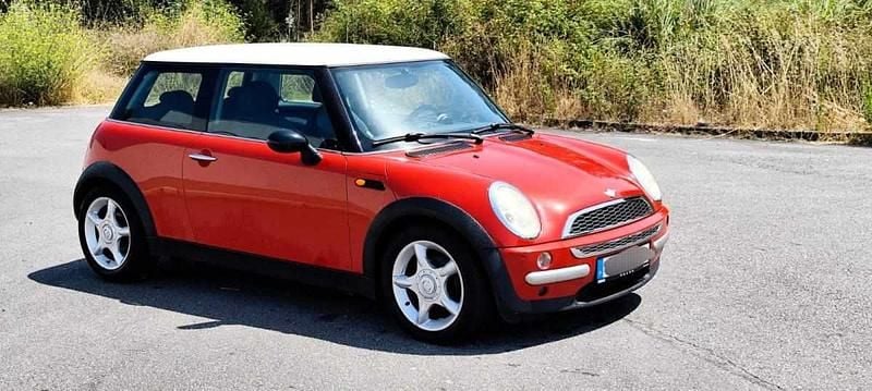 Vermelho Usado 2003 Mini Cooper Hatch Citadino | € 4.999 (Preço justo) - Imagem 1/4