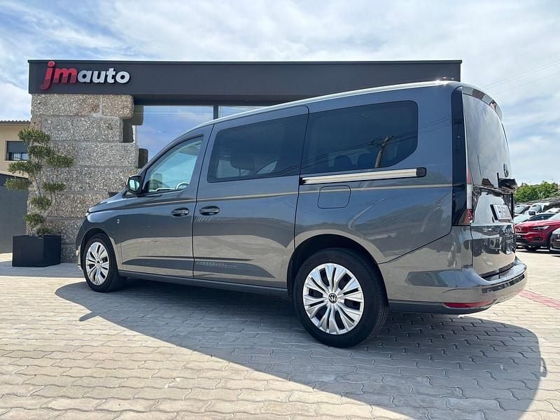 Usado VW Caddy Maxi 102 HP (75 kW) 2024 Cinza Monovolume