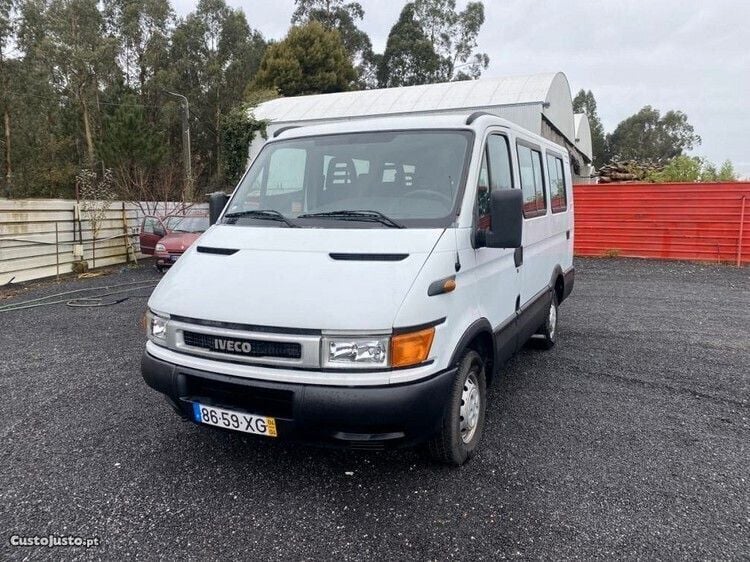 Branco Usado 2004 Iveco Daily Van | € 12.500 - Imagem 1/1