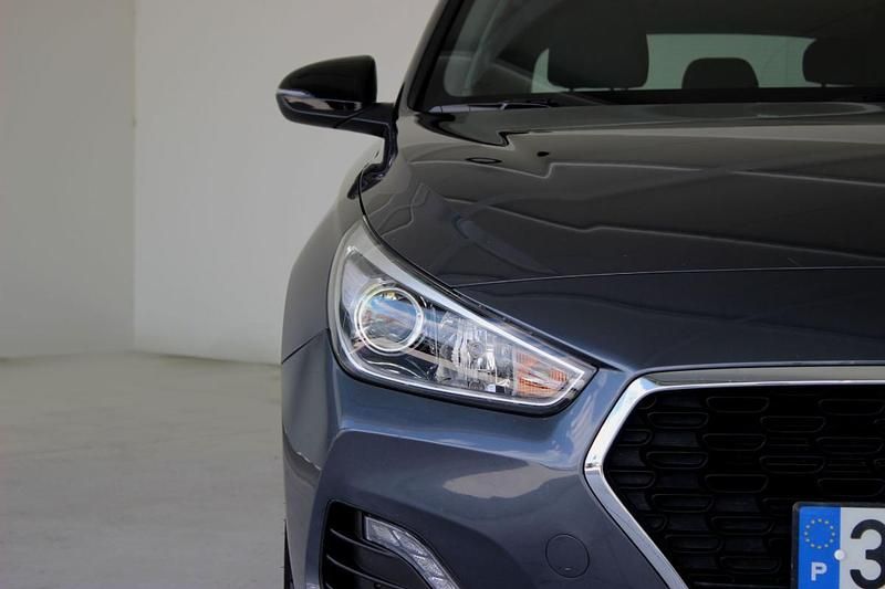 Cinza Usado 2020 Hyundai i30 Style Carrinha | € 16.900 (Bom preço) - Imagem 1/2