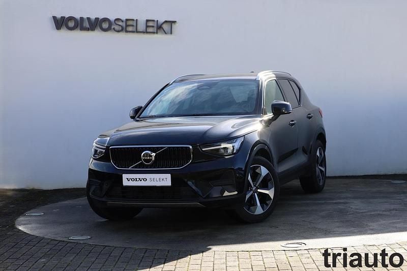 Preto Usado 2025 Volvo XC40 Core SUV | € 38.700 - Imagem 1/4
