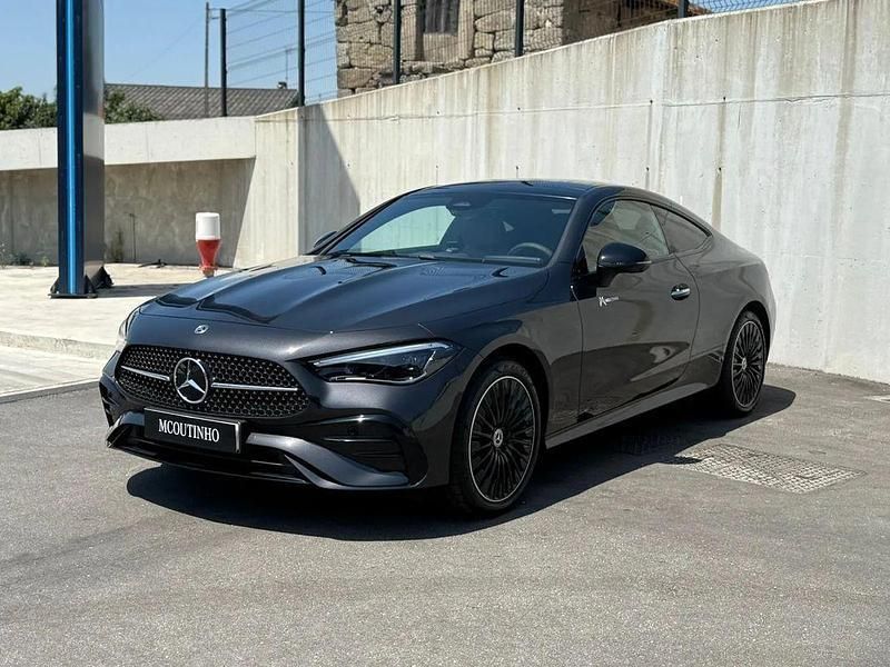 Cinza Novo 2025 Mercedes CLE300 Coupé | € 65.750 - Imagem 1/4