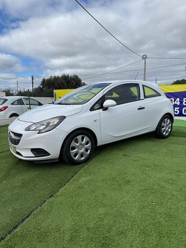 Usado Opel Corsa Dynamic 95 HP (69 kW) 2018 Branco Citadino