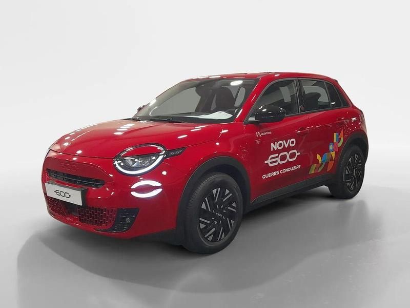 Vermelho Novo 2024 Fiat 600 Red | € 30.900 - Imagem 1/4