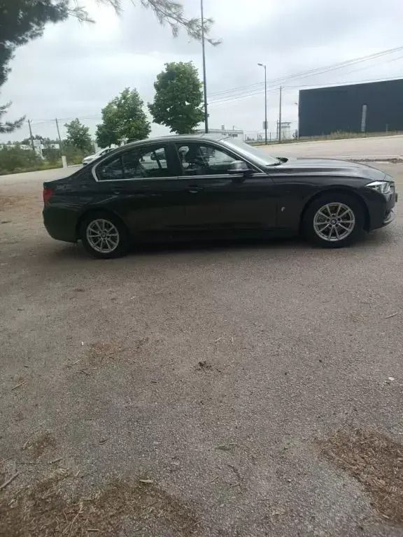 Usado BMW 330 252 HP (185 kW) 2017 Cinzento Sedan