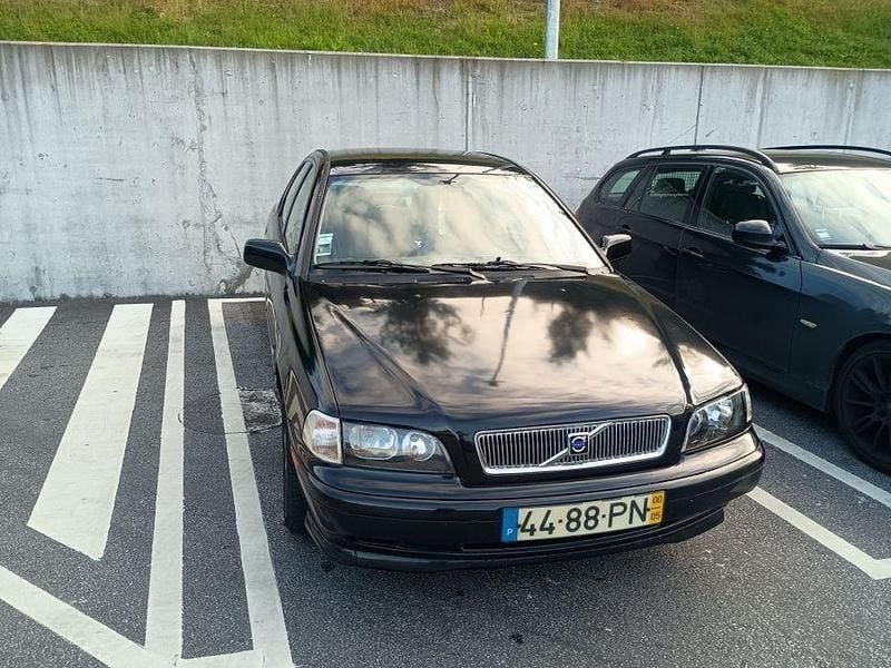 Usado 2000 Volvo S40 Sedan | € 1.800 - Imagem 1/1