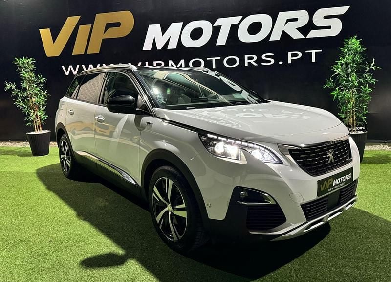 Usado Peugeot 5008 Allure 130 HP (95 kW) 2020 Branco Monovolume