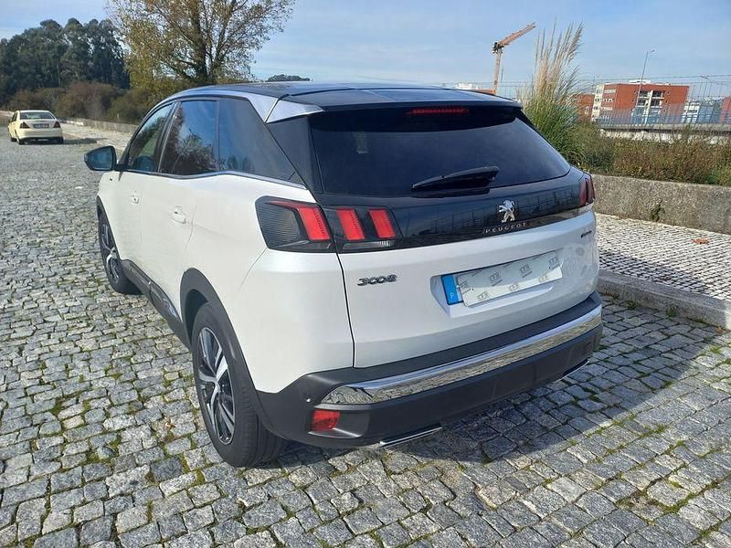 Usado Peugeot 3008 Allure 120 HP (88 kW) 2018 Sedan