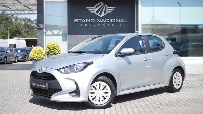 Cinza Usado 2022 Toyota Yaris Hybrid Comfort | € 17.900 (Bom preço) - Imagem 1/4