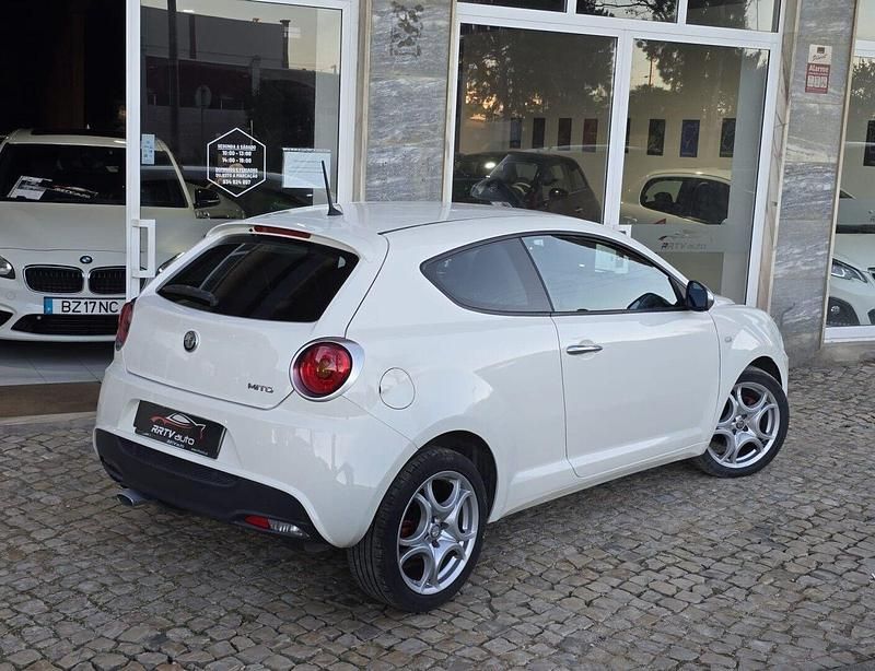 Usado Alfa Romeo MiTo 95 HP (69 kW) 2018 Branco Citadino
