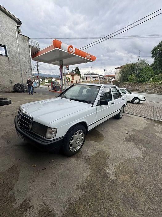 Usado 1986 Mercedes 190 Sedan | € 2.500 - Imagem 1/4
