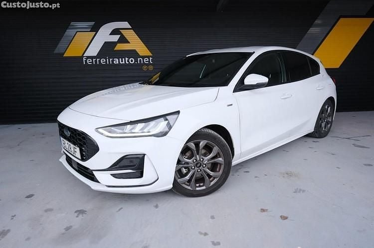Usado Ford Focus ST-Line 155 HP (114 kW) 2024 Branco Citadino