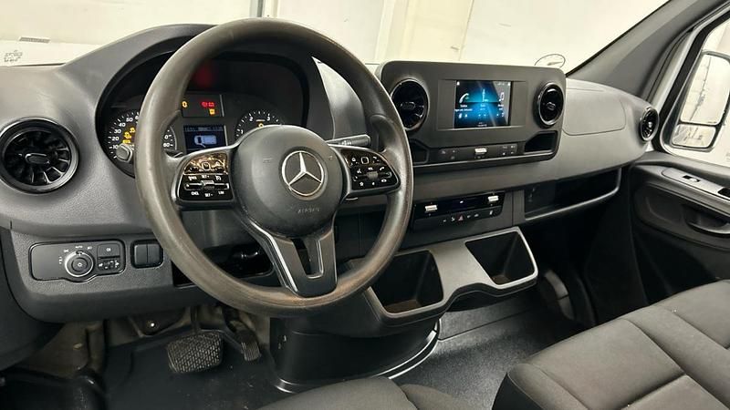Usado Mercedes Sprinter 143 HP (105 kW) 2021 Preto Van