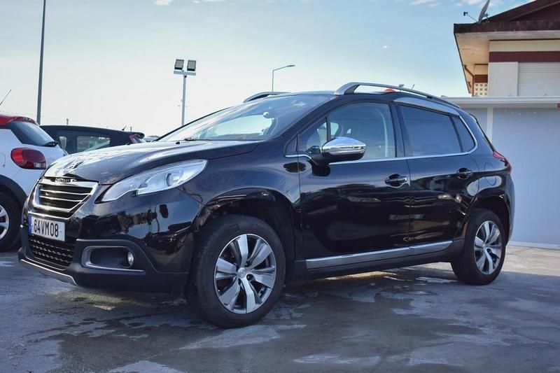 Usado Peugeot 2008 120 HP (88 kW) 2015 Preto SUV