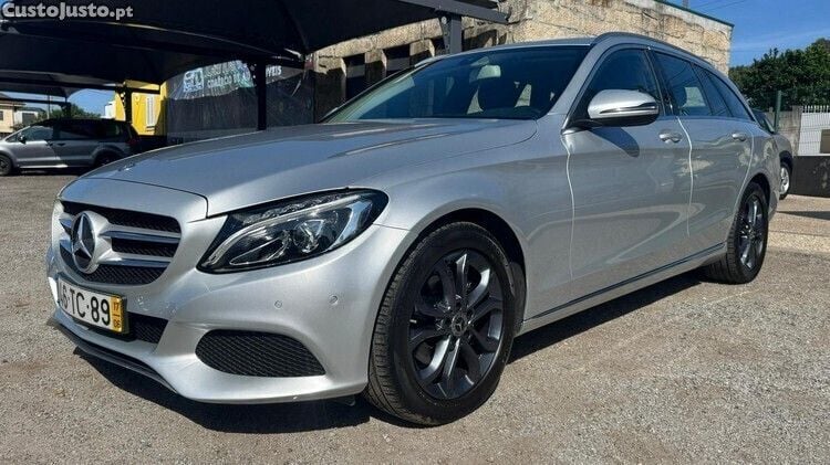 Cinza Usado 2017 Mercedes C200 Avantgarde | € 20.990 - Imagem 1/1
