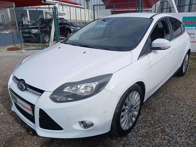 Branco Usado 2012 Ford Focus Titanium Citadino | € 7.950 (Preço justo) - Imagem 1/4