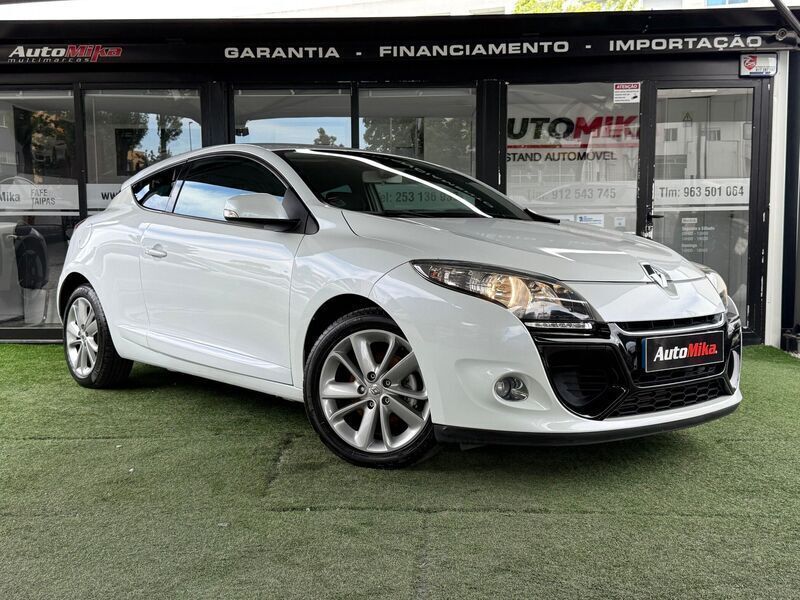 Branco Usado 2012 Renault Mégane III Dynamique Citadino | € 10.900 (Caro) - Imagem 1/4