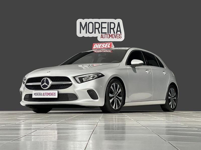 Cinza Usado 2020 Mercedes A160 Style Sedan | € 19.999 (Preço justo) - Imagem 1/4