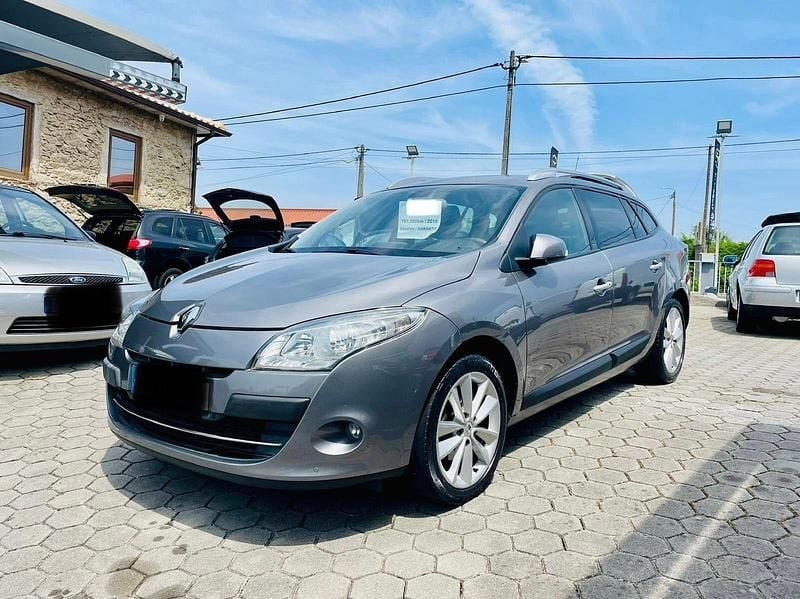 Cinza Usado 2010 Renault Mégane GrandTour Dynamique Carrinha | € 5.990 (Bom preço) - Imagem 1/4