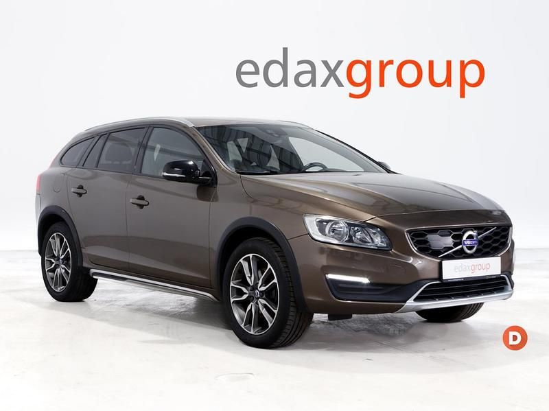 Outra Usado 2017 Volvo V60 CC Carrinha | € 13.990 - Imagem 1/4
