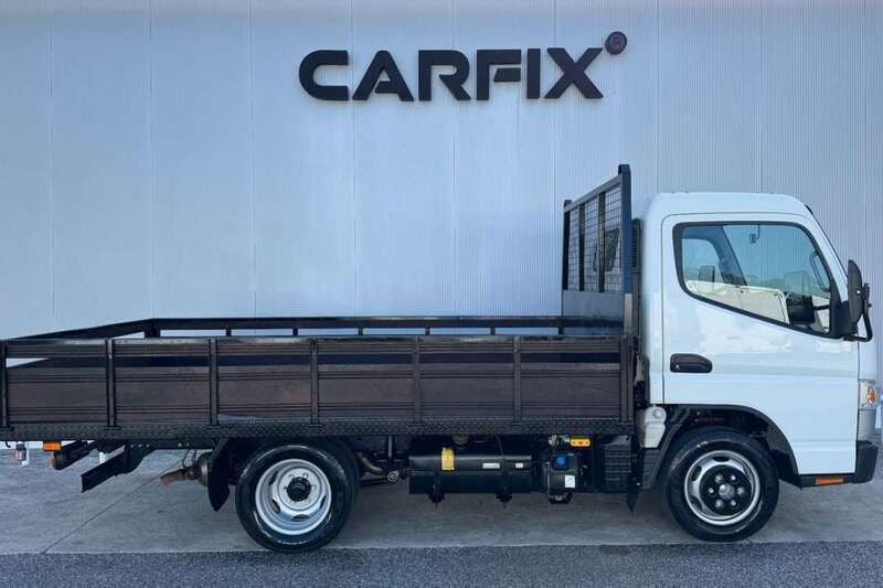 Branco Usado 2020 Mitsubishi Canter | € 32.499 (Bom preço) - Imagem 1/4