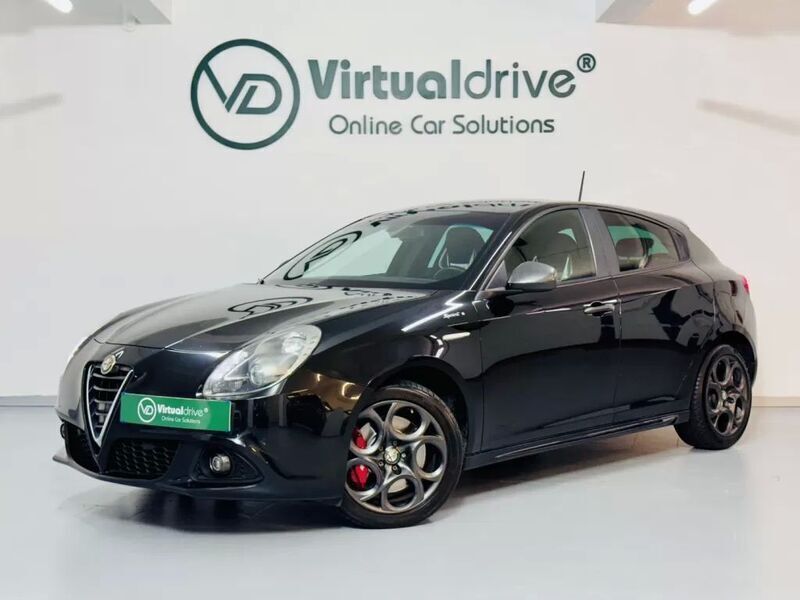 Preto Usado 2016 Alfa Romeo Giulietta Edizione Speciale Citadino | € 11.950 - Imagem 1/4