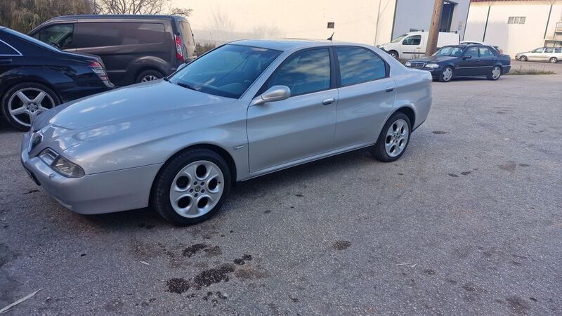 Usado 2001 Alfa Romeo 166 Sedan | € 5.500 - Imagem 1/4
