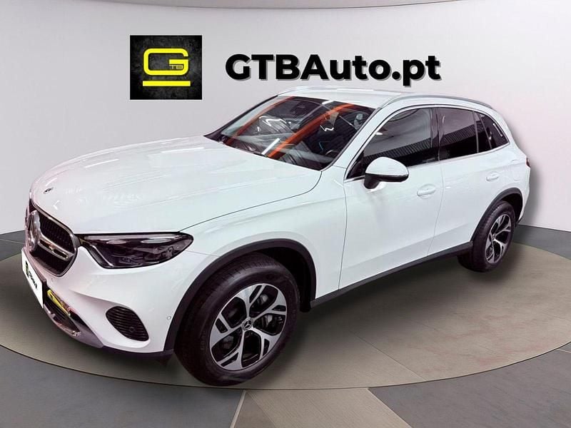 Branco Usado 2023 Mercedes GLC300 Avantgarde SUV | € 64.000 - Imagem 1/4