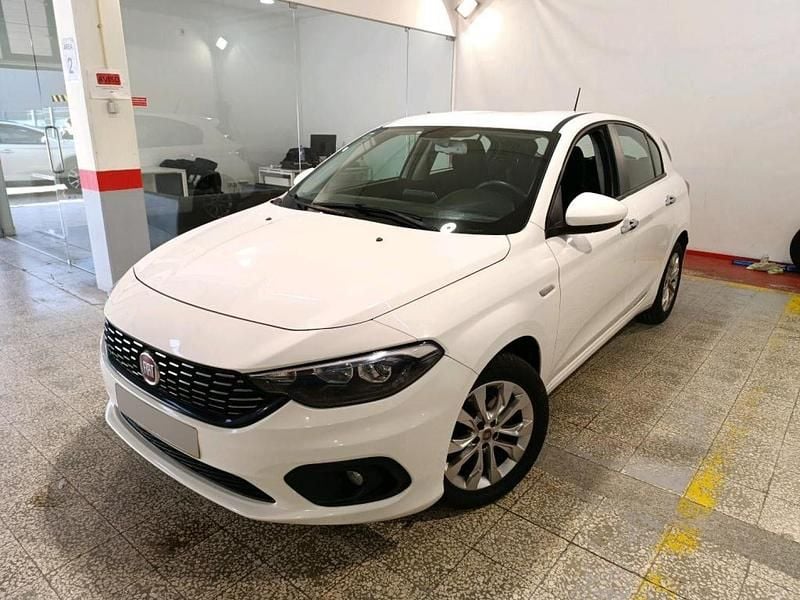 Branco Usado 2019 Fiat Tipo Lounge Sedan | € 10.990 (Preço justo) - Imagem 1/4