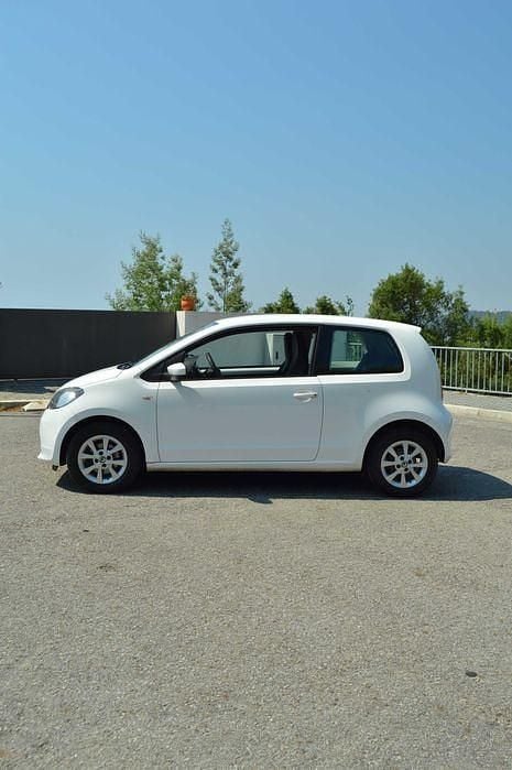 Usado 2013 VW up! Citadino | € 5.490 (Bom preço) - Imagem 1/4