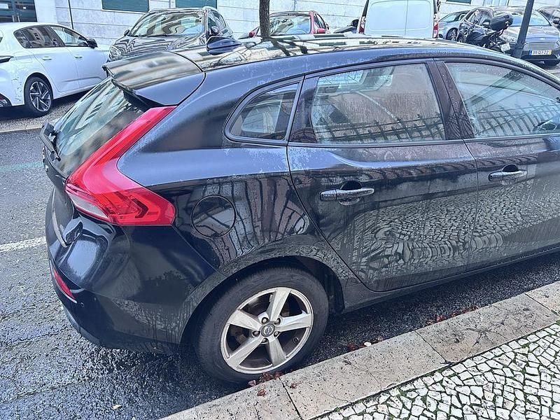 Usado Volvo V40 120 HP (88 kW) 2013 Sedan