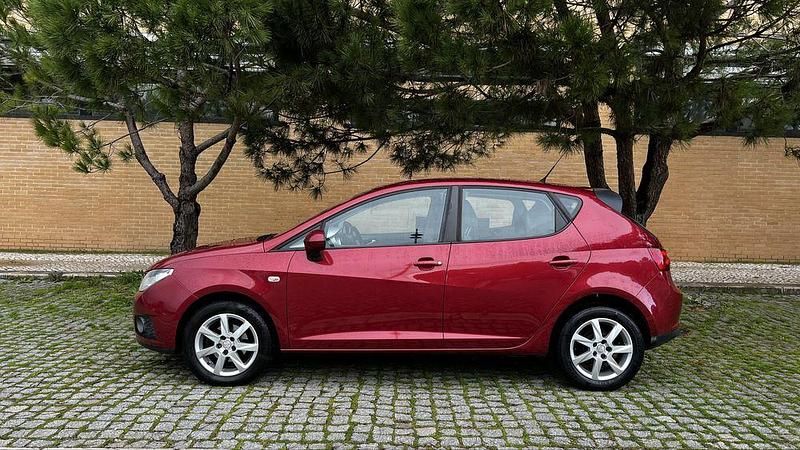 Usado Seat Ibiza Ecomotive 75 HP (55 kW) 2011 Sedan