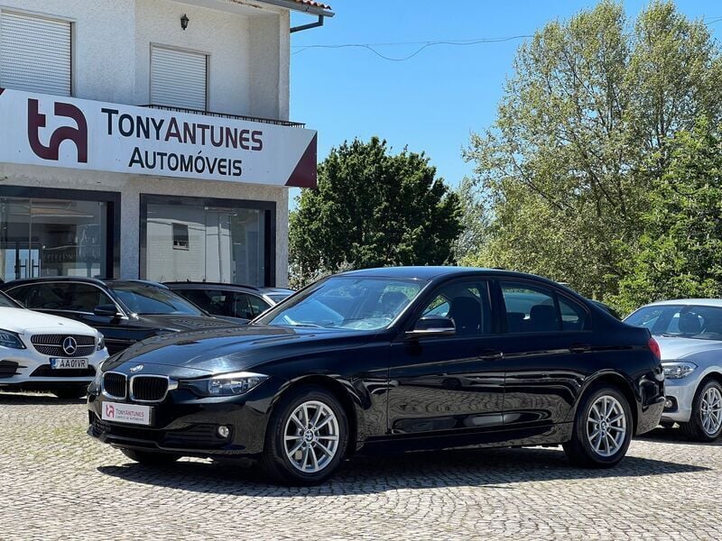 Preto Usado 2014 BMW 318 Sedan | € 17.500 (Caro) - Imagem 1/4