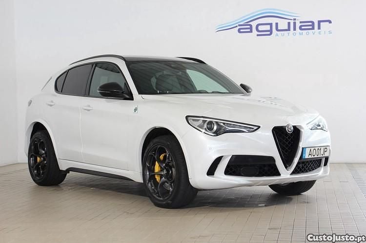 Branco Usado 2021 Alfa Romeo Stelvio Quadrifoglio SUV | € 68.900 - Imagem 1/1