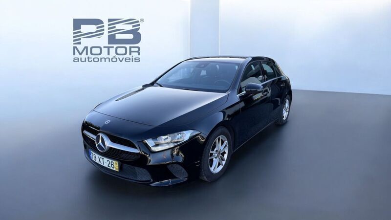 Preto Usado 2019 Mercedes A180 Citadino | € 25.900 (Caro) - Imagem 1/4