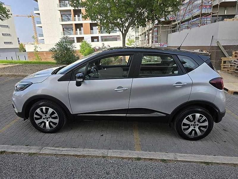Usado Renault Captur 90 HP (66 kW) 2018 Cinzento SUV