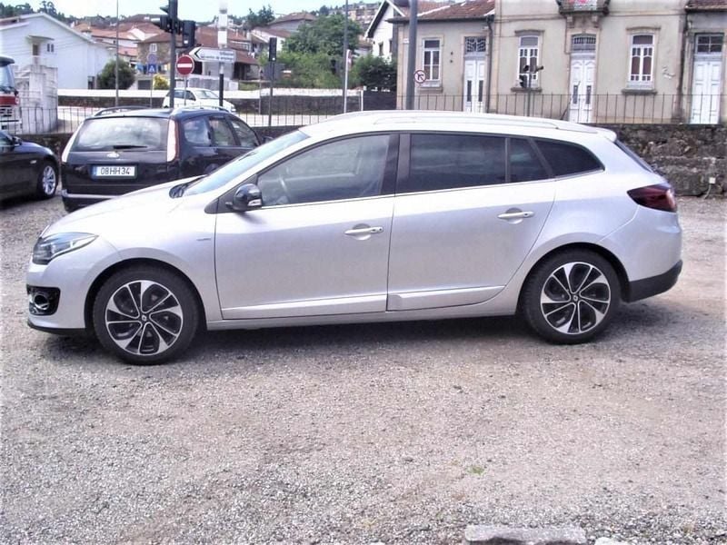 Usado Renault Mégane III 110 HP (80 kW) 2016 Cinzento Carrinha