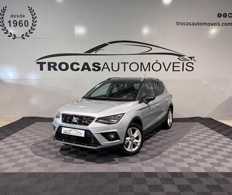 Cinzento Usado 2019 Seat Arona SUV | € 14.900 (Preço elevado) - Imagem 1/4