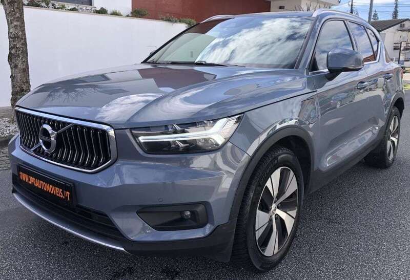 Cinza Usado 2020 Volvo XC40 Inscription SUV | € 27.490 (Preço justo) - Imagem 1/4