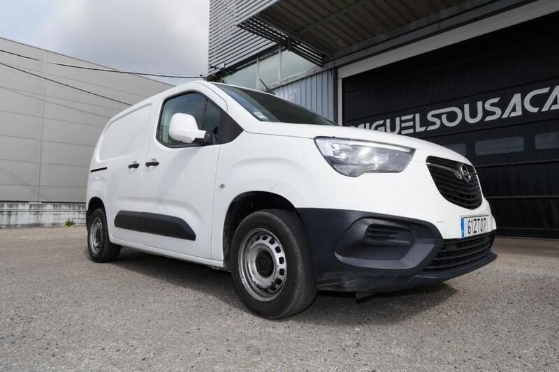 Branco Usado 2020 Opel Combo Monovolume | € 10.000 (Bom preço) - Imagem 1/4