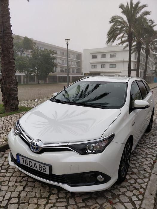 Usado 2015 Toyota Auris Touring Sports Carrinha | € 11.900 (Preço justo) - Imagem 1/4