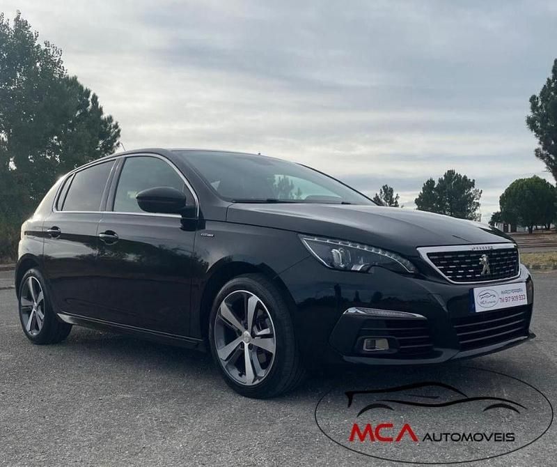 Usado Peugeot 308 GT-line 130 HP (95 kW) 2019 Preto Coupé