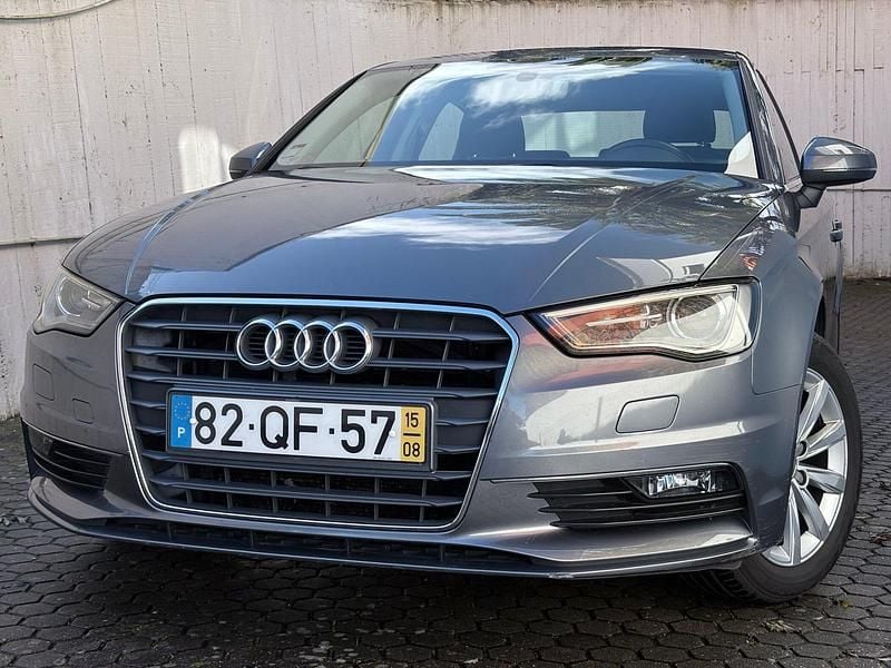 Cinza Usado 2015 Audi A3 Ambiente Sedan | € 14.450 (Bom preço) - Imagem 1/4