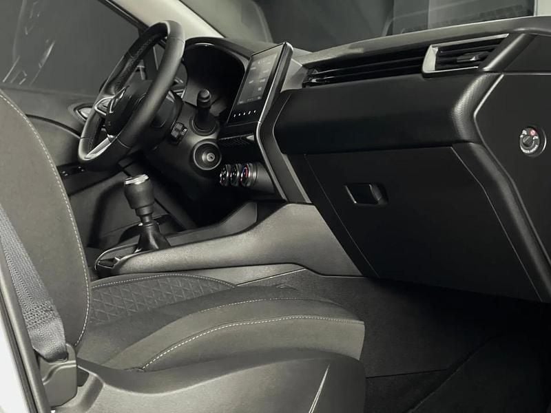 Usado Renault Clio V 91 HP (66 kW) 2023 Cinzento