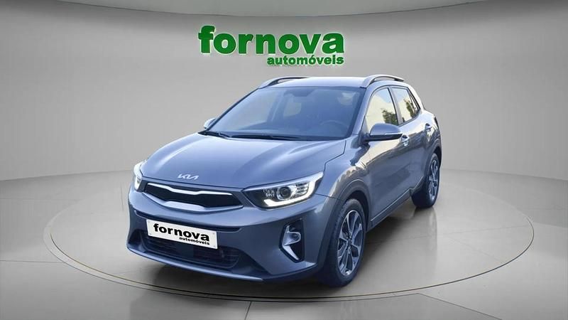 Cinzento Usado 2025 Kia Stonic SUV | € 21.990 (Caro) - Imagem 1/4
