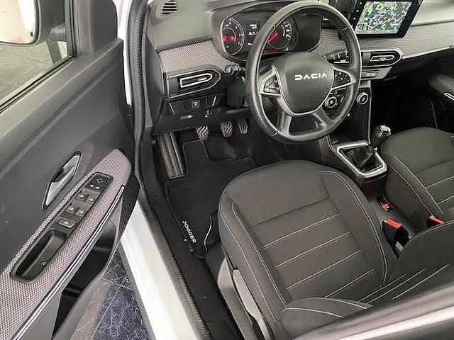 Usado Dacia Jogger 101 HP (74 kW) 2023 Branco Monovolume