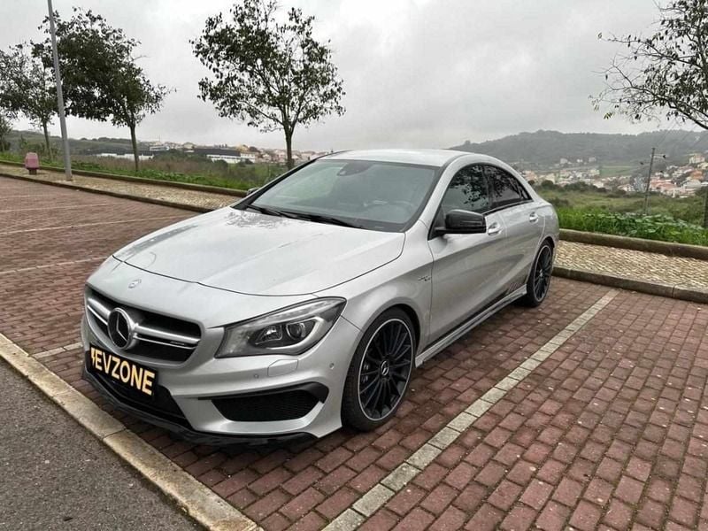 Cinzento Usado 2014 Mercedes CLA45 AMG AMG | € 34.990 (Preço justo) - Imagem 1/4